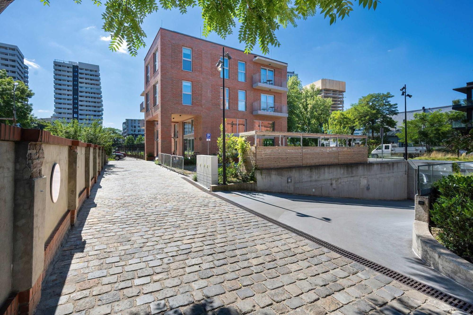 Luxury Apartments With Parking And Air Conditioning Near Wroclaw City Center By Renters Prestige — Photos 3